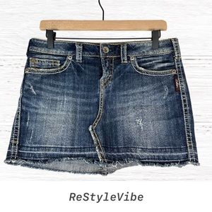 SILVER JEANS Women’s Size 28 Denim Skirt Mini Fit Stretch Francy Style Jean